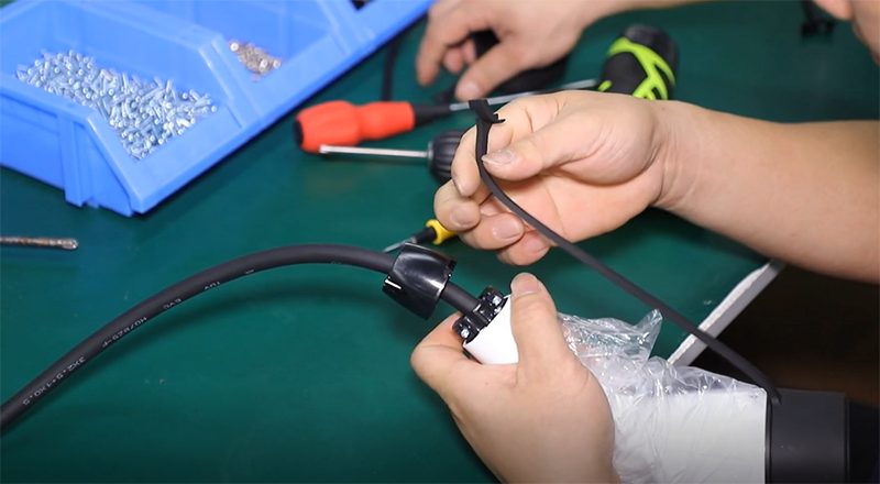 05 Charger Head Assembly